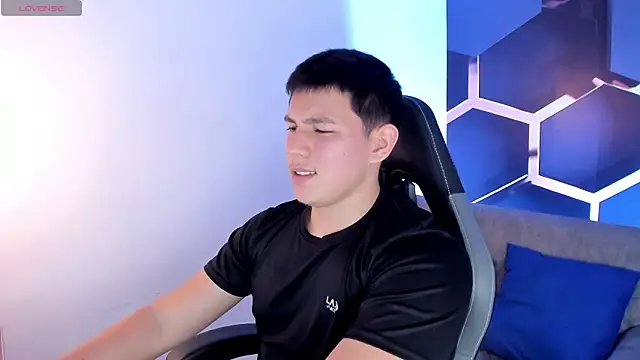 JamesCr  online show from March 25, 3:34 am