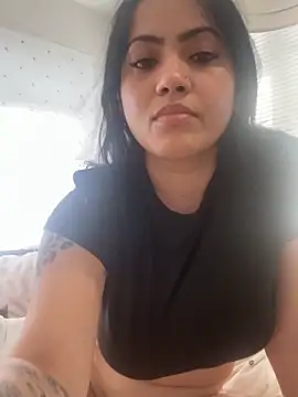 Snapshot of nadia06 chatting on February 20, 11:10 pm nadia06 online show from February 20, 11:10 pm