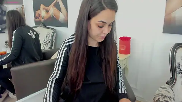 NicoleKatee online show from October 7, 1:19 pm