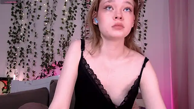 Snapshot of Kellybbface chatting on October 3, 3:58 am Kellybbface online show from October 3, 3:58 am