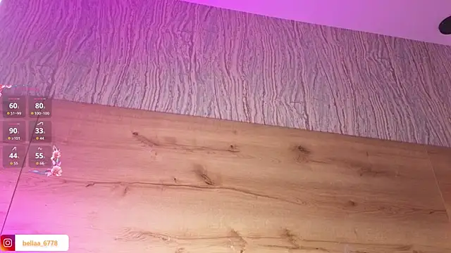 Snapshot of bella_lovers_ chatting on November 11, 2:55 am bella lovers online show from November 11, 2:55 am