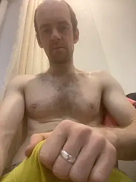 Snapshot of LynnAhNight chatting on October 30, 3:19 am LynnAhNight online show from October 30, 3:19 am