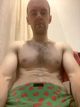 Snapshot of LynnAhNight chatting on November 6, 3:29 am LynnAhNight online show from November 6, 3:29 am