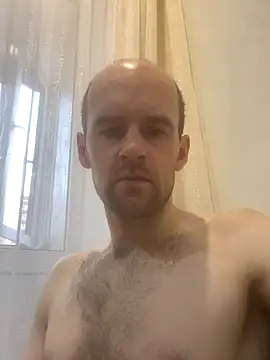 Snapshot of LynnAhNight chatting on November 9, 4:44 am LynnAhNight online show from November 9, 4:44 am