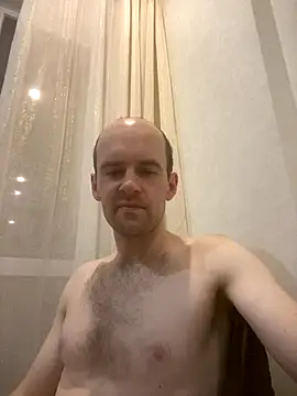 Snapshot of LynnAhNight chatting on November 19, 3:17 am LynnAhNight online show from November 19, 3:17 am