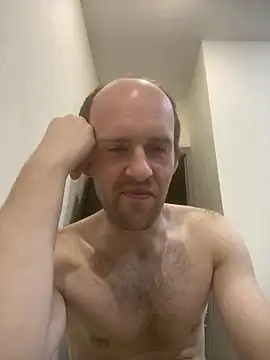 LynnAhNight online show from April 16, 6:41 pm