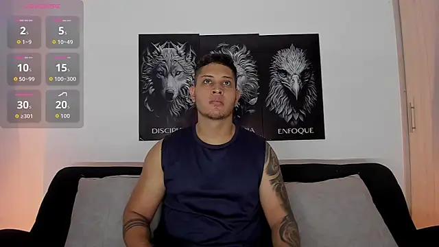 Snapshot of JohanSmith chatting on October 2, 10:50 pm JohanSmith online show from October 2, 10:50 pm