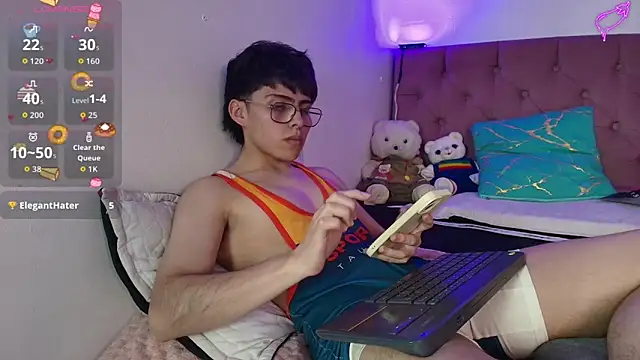 PepperTwink online show from October 17, 5:59 pm