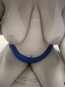 Snapshot of yannaluuxehot chatting on February 20, 3:56 am yannaluuxehot online show from February 20, 3:56 am