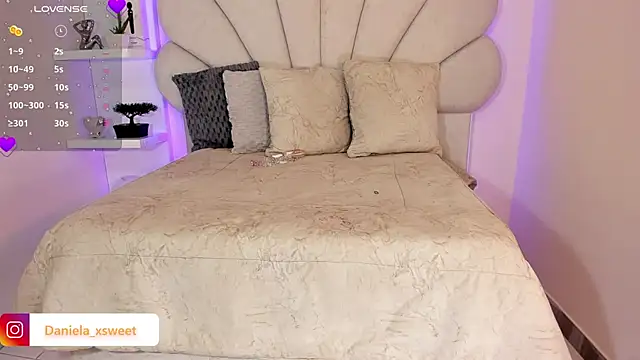 Danielaangelina online show from October 6, 5:38 am