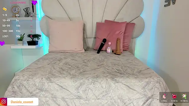 Danielaangelina online show from April 18, 5:44 am