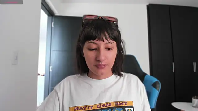 ggor4w33 online show from September 18, 7:05 pm