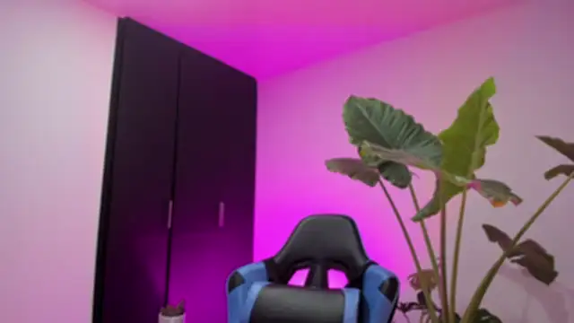 ggor4w33 online show from October 13, 9:53 am