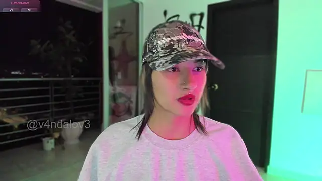 ggor4w33 online show from December 22, 8:11 am