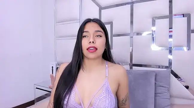Snapshot of ZoeWan69 chatting on February 3, 6:39 pm ZoeWan69 online show from February 3, 6:39 pm