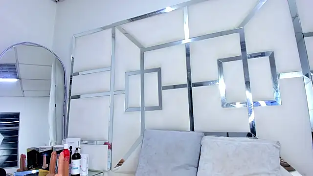 Snapshot of ZoeWan69 chatting on October 23, 11:31 am ZoeWan69 online show from October 23, 11:31 am