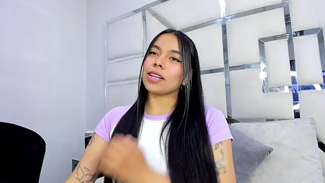 Snapshot of ZoeWan69 chatting on October 27, 12:53 pm ZoeWan69 online show from October 27, 12:53 pm