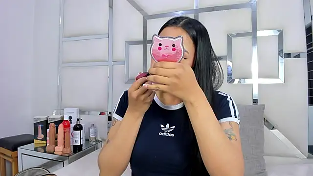 Snapshot of ZoeWan69 chatting on November 11, 11:32 am ZoeWan69 online show from November 11, 11:32 am