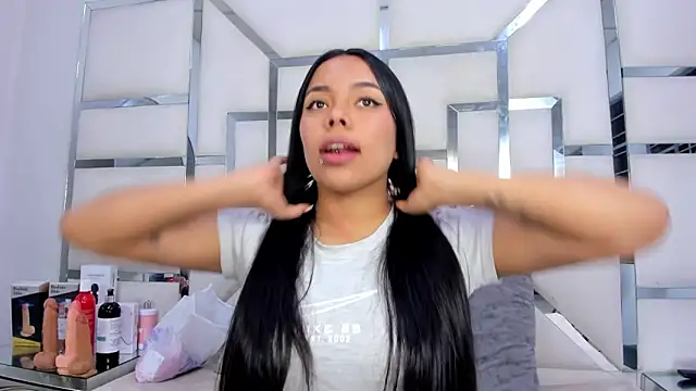 Snapshot of ZoeWan69 chatting on November 14, 12:04 pm ZoeWan69 online show from November 14, 12:04 pm