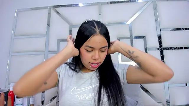 ZoeWan69 online show from December 4, 11:41 am