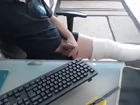 Snapshot of ruplumber chatting on February 4, 12:00 pm ruplumber online show from February 4, 12:00 pm