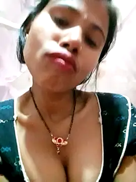 Snapshot of Miss_triha chatting on February 27, 12:54 am Miss triha online show from February 27, 12:54 am