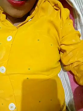 Snapshot of Miss_triha chatting on November 2, 7:33 am Miss triha online show from November 2, 7:33 am