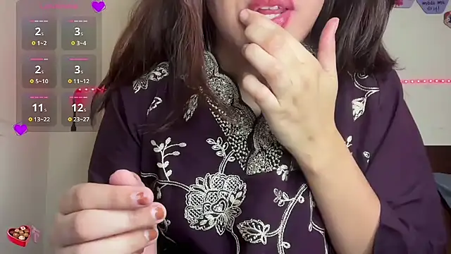 Snapshot of EZ_shuvani chatting on September 13, 3:12 pm EZ shuvani online show from September 13, 3:12 pm