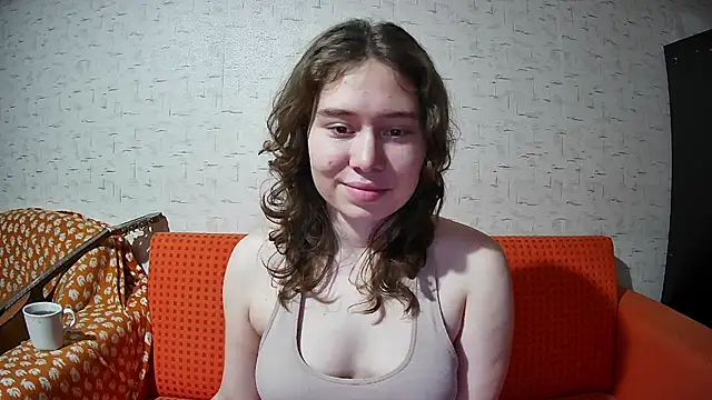 girliemilk online show from December 1, 7:08 pm