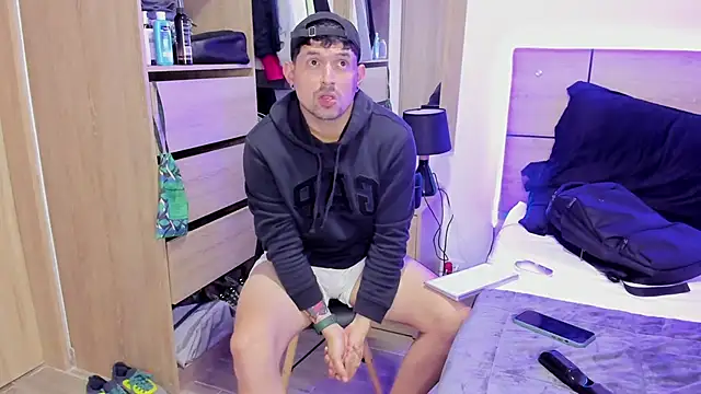 Snapshot of ILoveNYStyle chatting on March 11, 12:54 am ILoveNYStyle online show from March 11, 12:54 am