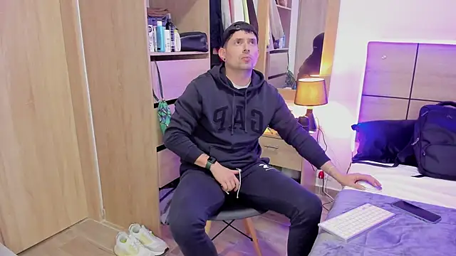 Snapshot of ILoveNYStyle chatting on March 11, 7:25 pm ILoveNYStyle online show from March 11, 7:25 pm