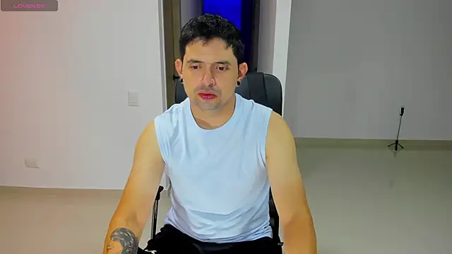 Snapshot of ILoveNYStyle chatting on October 3, 11:18 am ILoveNYStyle online show from October 3, 11:18 am