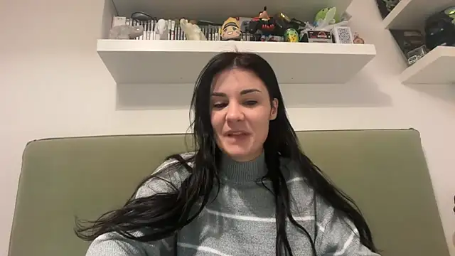 Snapshot of Petitecookie chatting on March 4, 5:52 pm Petitecookie online show from March 4, 5:52 pm