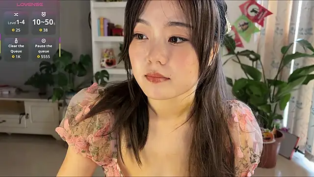 nanaliu6 online show from October 31, 1:06 am