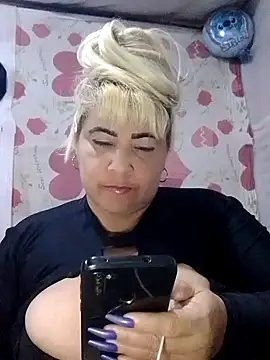 Snapshot of BonniAdams chatting on September 24, 10:57 pm BonniAdams online show from September 24, 10:57 pm