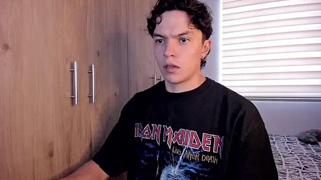 Snapshot of Mastrangelo_xxx chatting on November 18, 9:08 pm Mastrangelo xxx online show from November 18, 9:08 pm