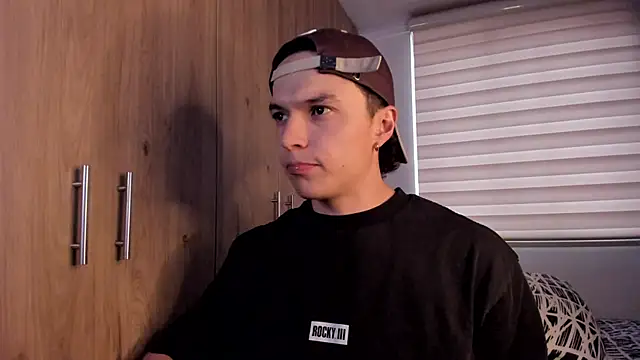 Snapshot of Mastrangelo_xxx chatting on November 19, 9:26 pm Mastrangelo xxx online show from November 19, 9:26 pm