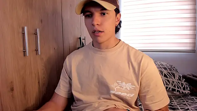 Snapshot of Mastrangelo_xxx chatting on November 27, 7:16 pm Mastrangelo xxx online show from November 27, 7:16 pm