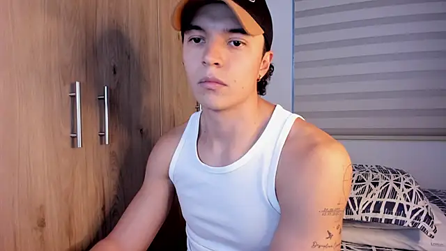 Snapshot of Mastrangelo_xxx chatting on November 30, 10:47 pm Mastrangelo xxx online show from November 30, 10:47 pm