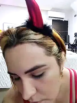 Snapshot of JessyCream chatting on October 30, 8:09 pm JessyCream online show from October 30, 8:09 pm