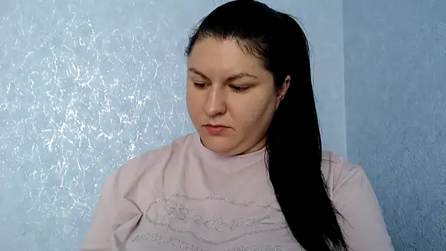 KiraSwee online show from September 9, 8:25 am