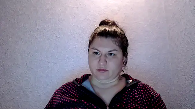 KiraSwee online show from November 18, 6:56 pm