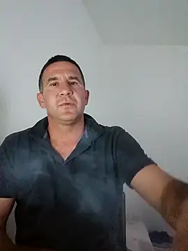 Snapshot of Mister1985 chatting on October 19, 4:29 pm Mister1985 online show from October 19, 4:29 pm