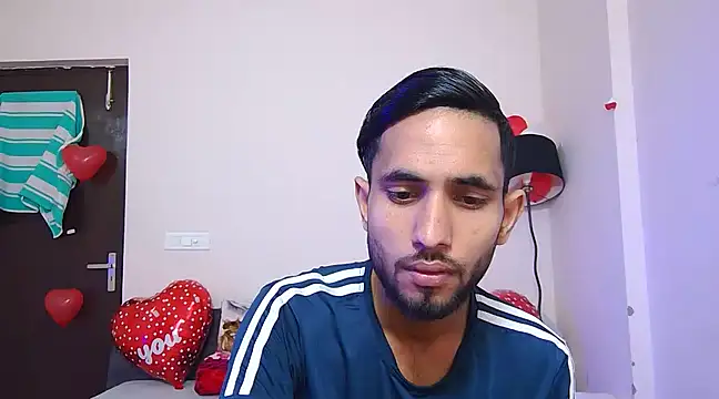 Queen Couple online show from February 18, 5:42 am