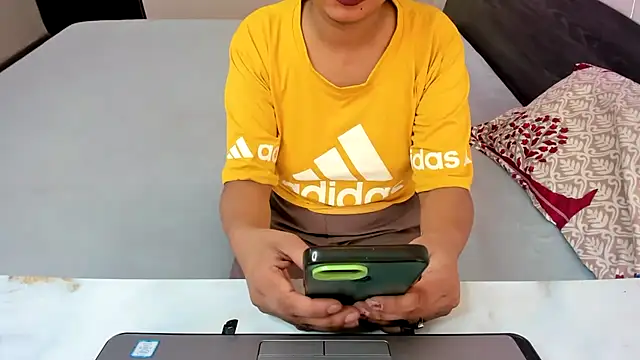 Queen Couple online show from September 19, 5:42 am