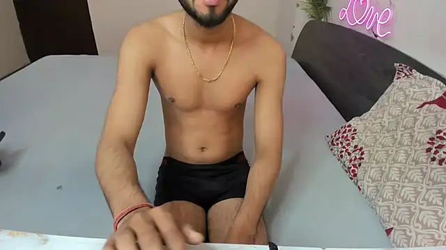 Snapshot of Queen_Couple chatting on November 22, 6:23 am Queen Couple online show from November 22, 6:23 am