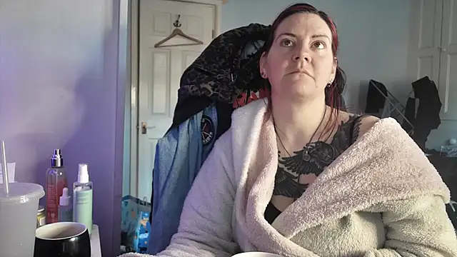 Snapshot of AureliaXOX chatting on November 26, 9:43 am AureliaXOX online show from November 26, 9:43 am