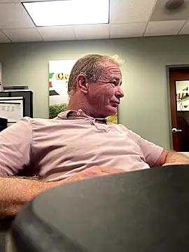 Snapshot of hintly chatting on December 4, 9:34 pm hintly online show from December 4, 9:34 pm