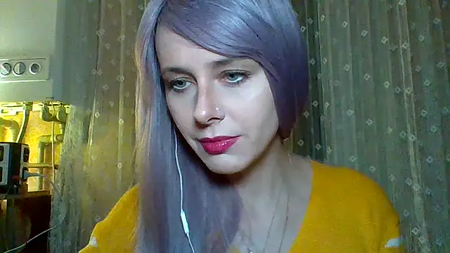 Snapshot of LuminousLady chatting on February 24, 5:53 pm LuminousLady online show from February 24, 5:53 pm