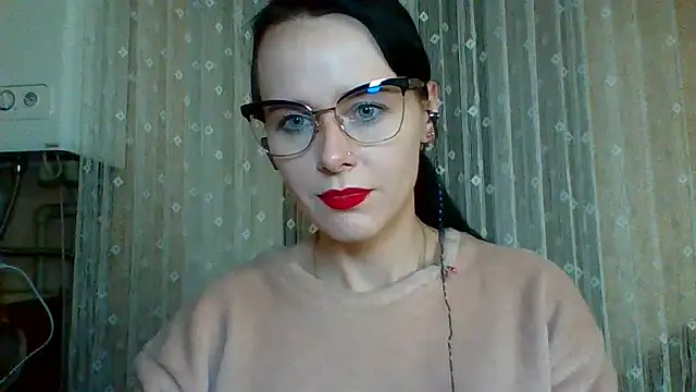 Snapshot of LuminousLady chatting on March 19, 6:34 pm LuminousLady online show from March 19, 6:34 pm